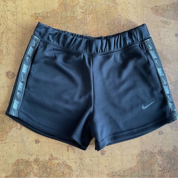 Nike Women's Black Athletic Shorts - Picture 2 of 7